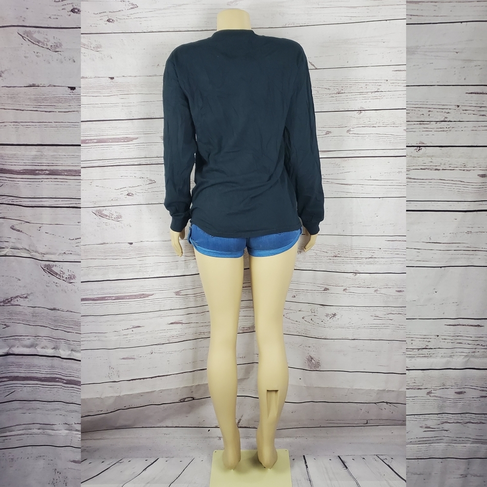 Gildan Medium Black Long Sleeve Shirt – Casual Basic Everyday Tee - Picture 3 of 7